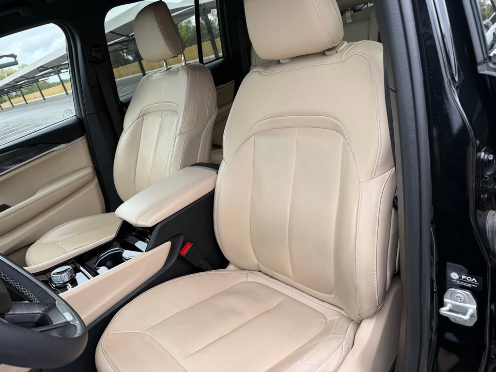 Used 2023 Jeep Grand Cherokee Limited image 14