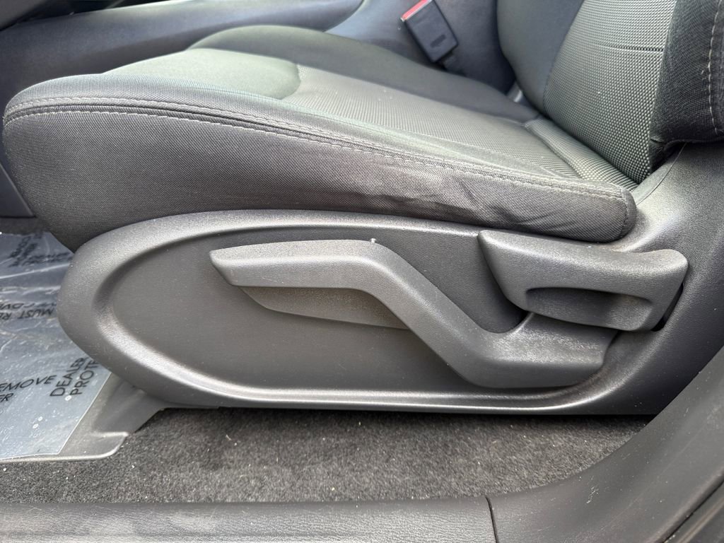 Used 2019 Nissan Pathfinder S image 10