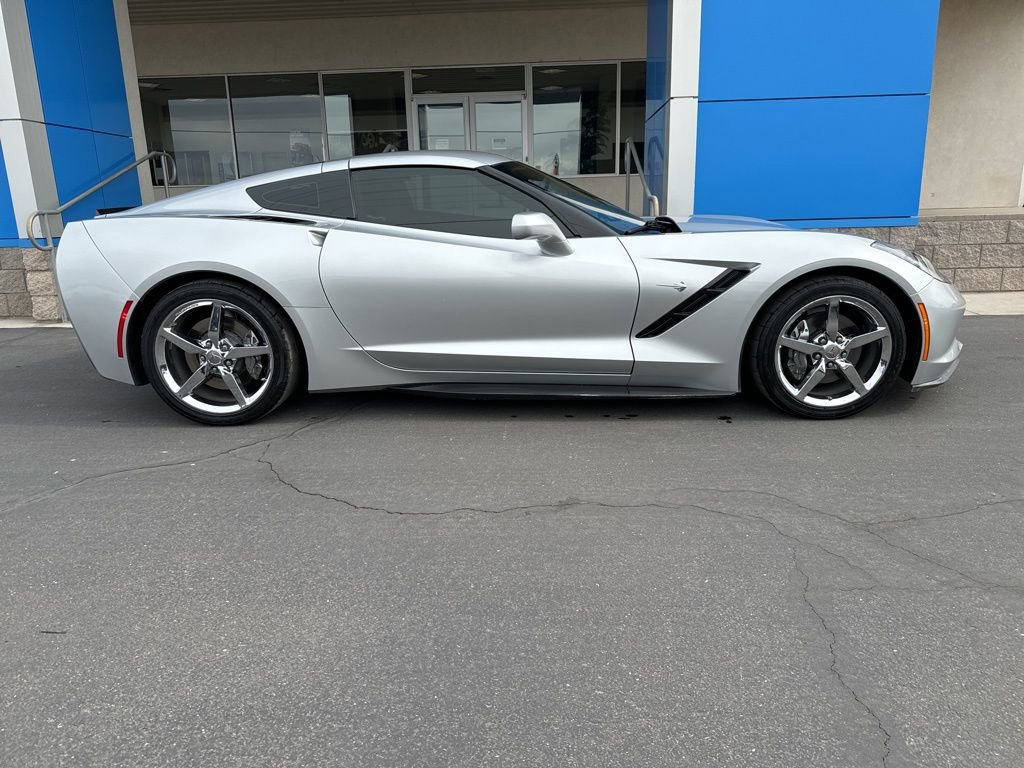 Used 2017 Chevrolet Corvette Stingray Coupe w/ 3LT Preferred Equipment Group image 2