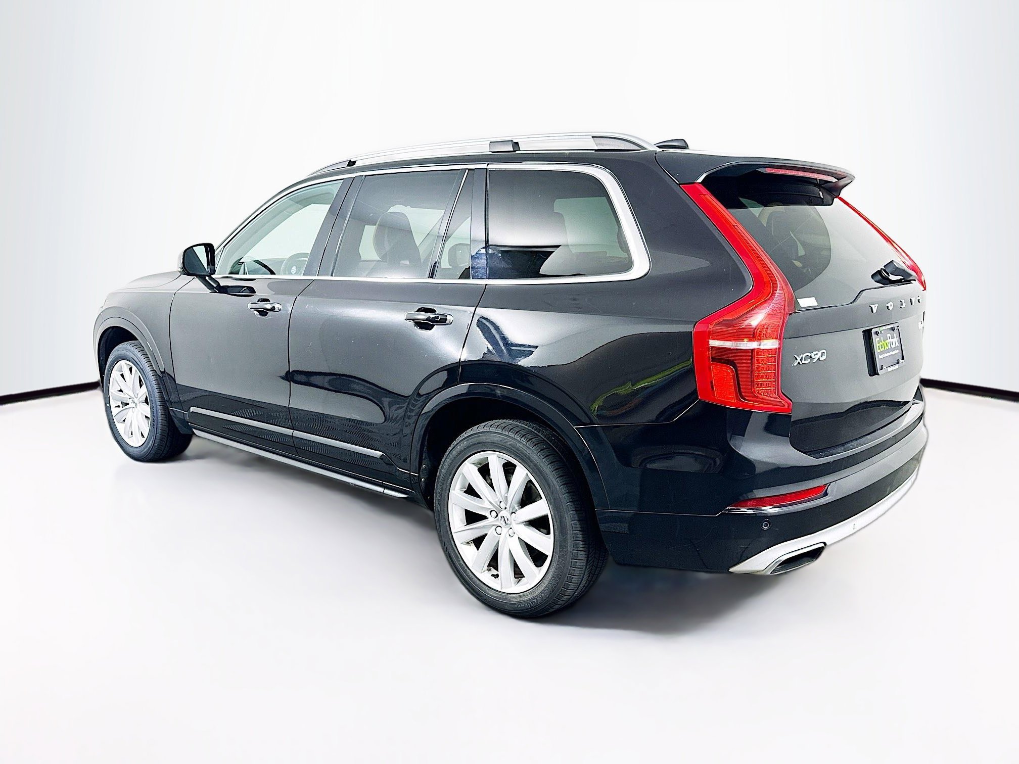 Used 2016 Volvo XC90 T6 Momentum AWD/4WD image 5