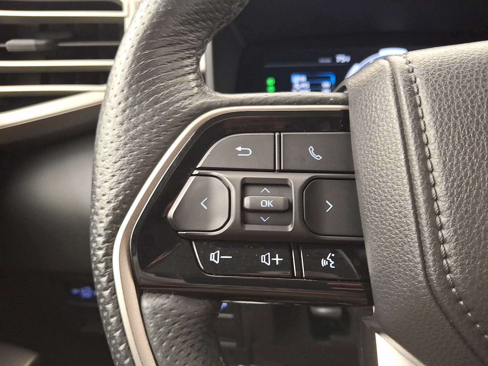 Used 2024 Toyota Tundra Limited AWD/4WD image 12