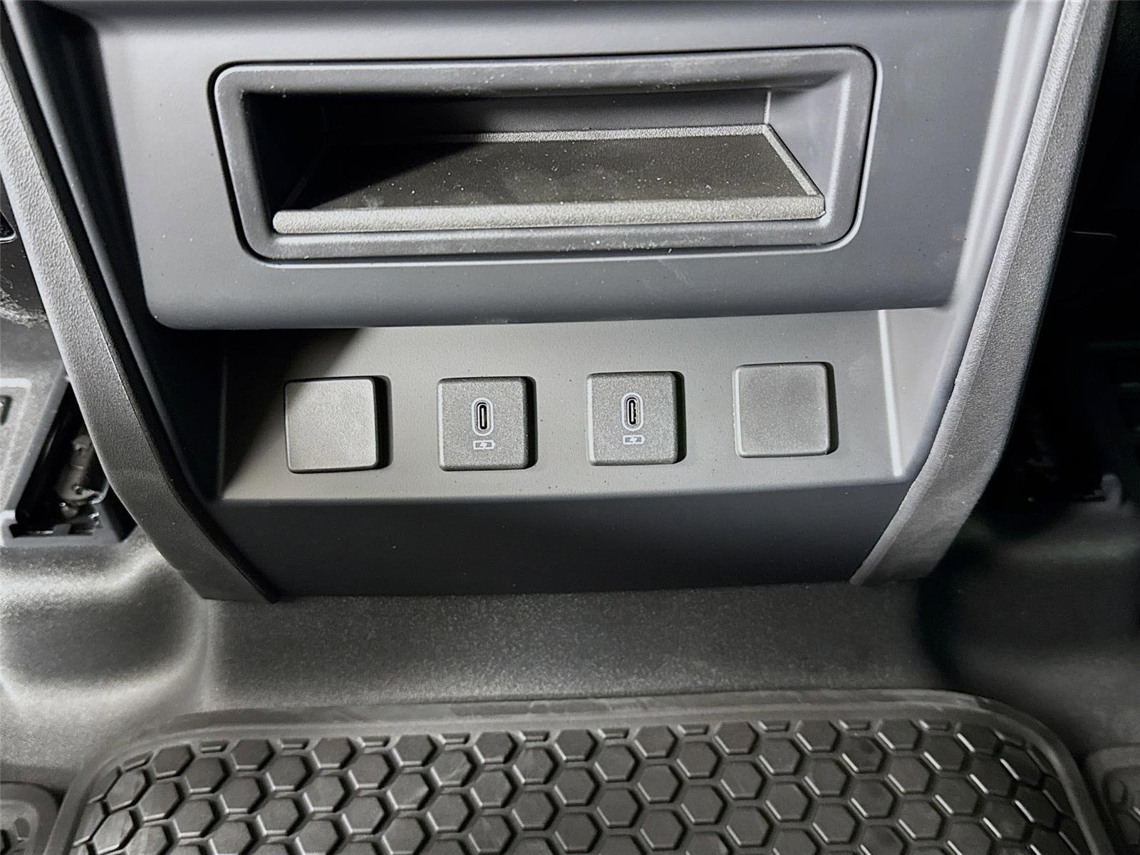 New 2026 Land Rover Defender 110 X-Dynamic SE AWD/4WD image 28