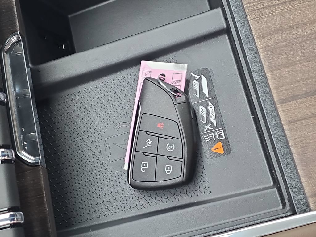 New 2026 GMC Acadia Denali Ultimate w/ LPO, Floor Liner Package AWD/4WD image 37