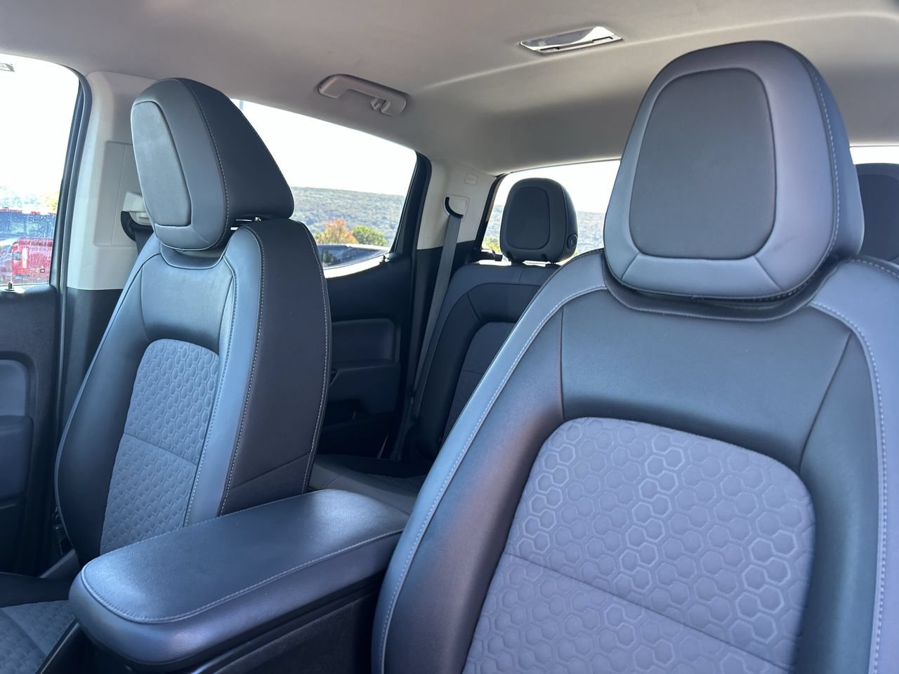 Used 2019 Chevrolet Colorado Z71 AWD/4WD image 23