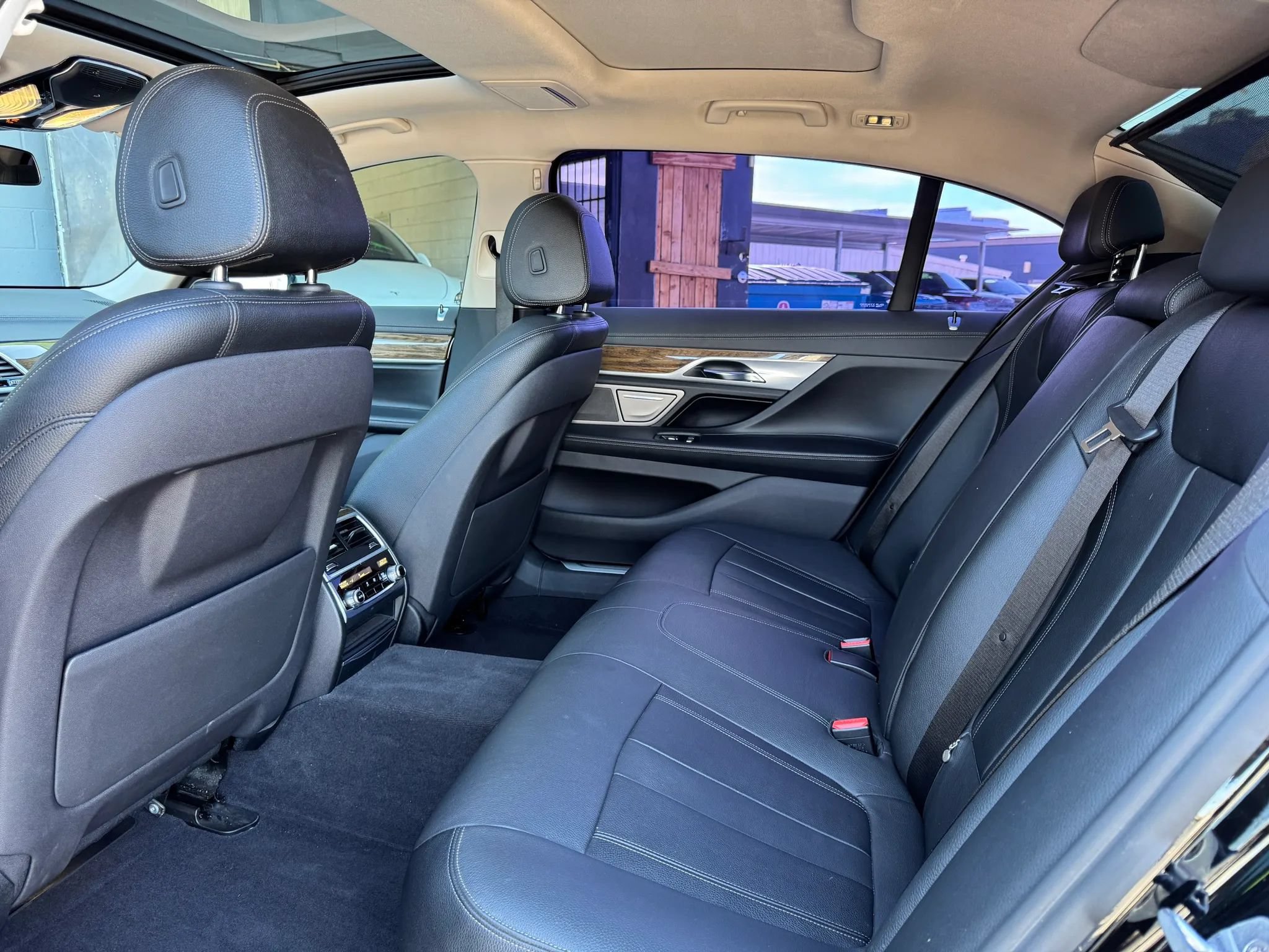 Used 2017 BMW 740i RWD image 14