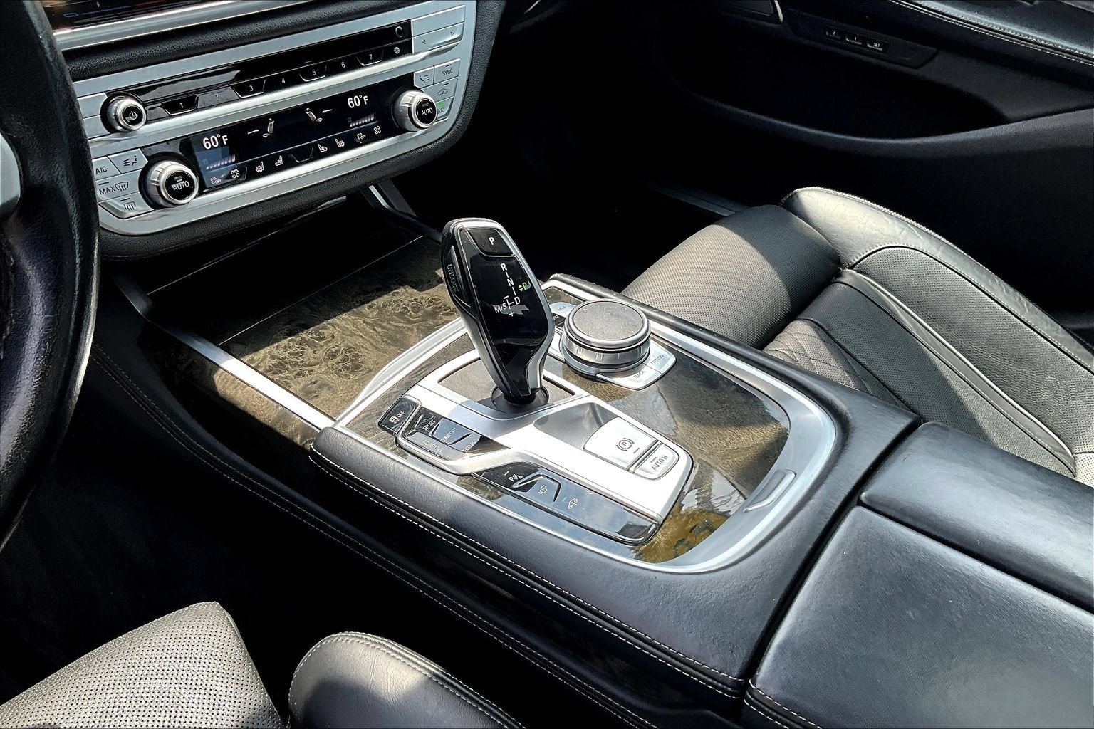 Used 2022 BMW 740i RWD image 16