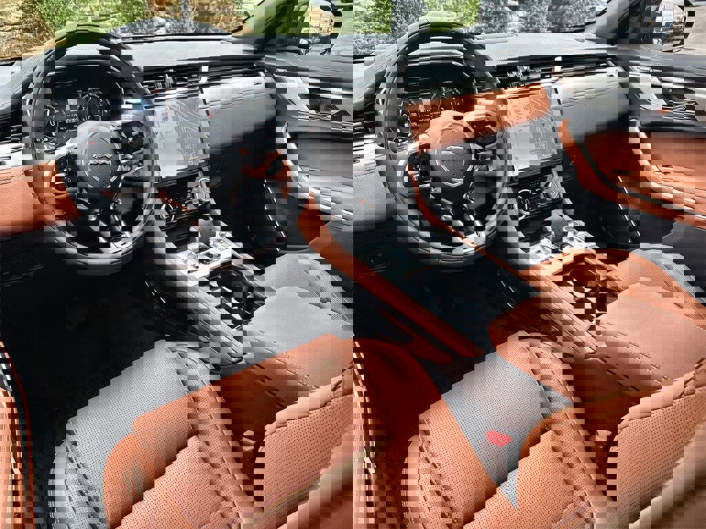 New 2026 Jaguar F-PACE R-Dynamic S image 13