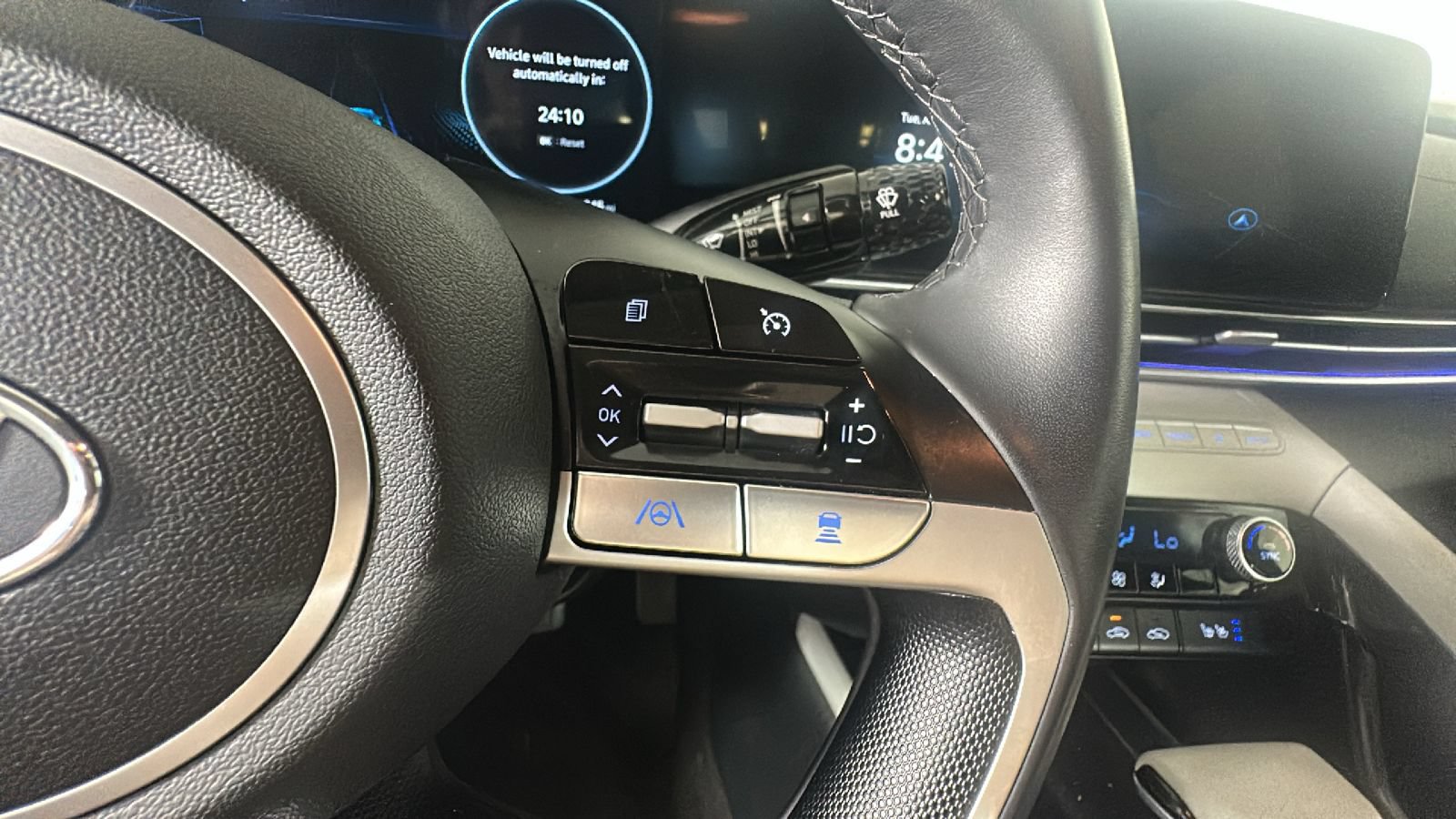 Certified 2023 Hyundai Elantra Limited FWD image 23