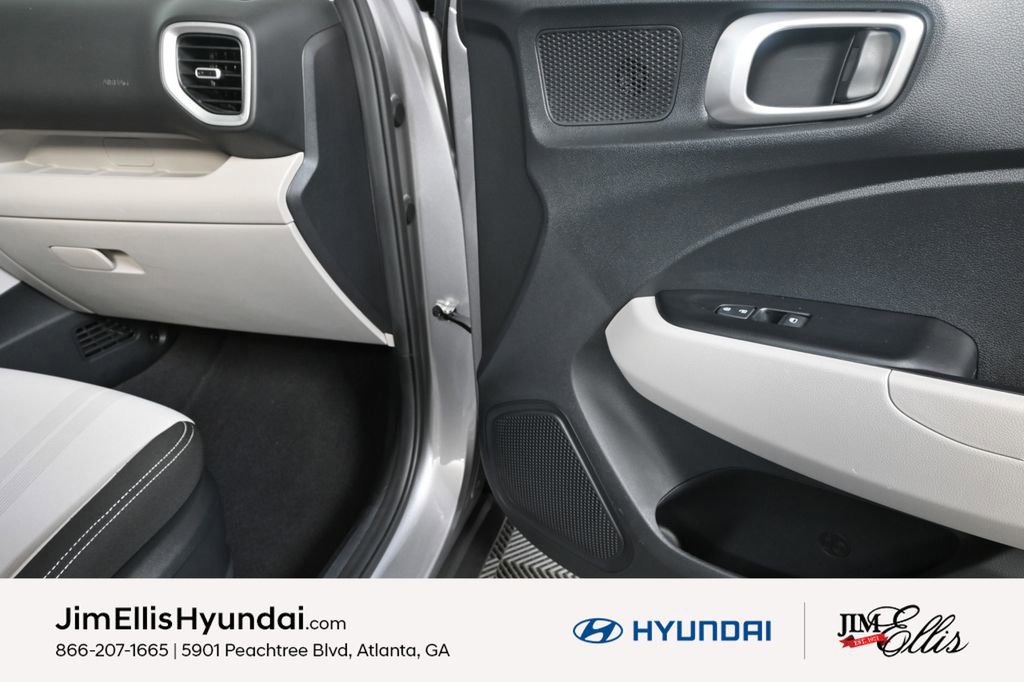 Certified 2023 Hyundai Venue SEL image 25