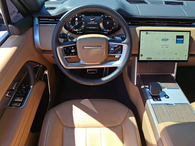 Used 2025 Land Rover Range Rover SE AWD/4WD image 12