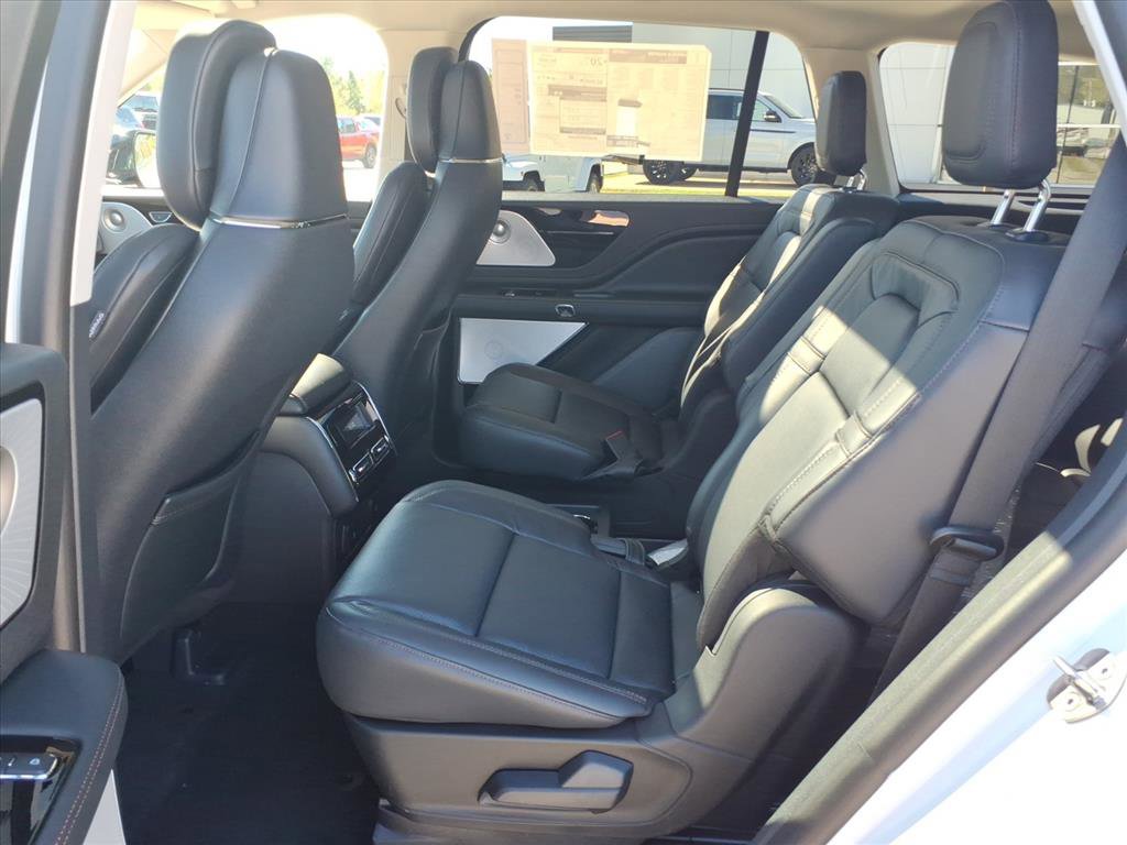 New 2026 Lincoln Aviator Reserve image 8