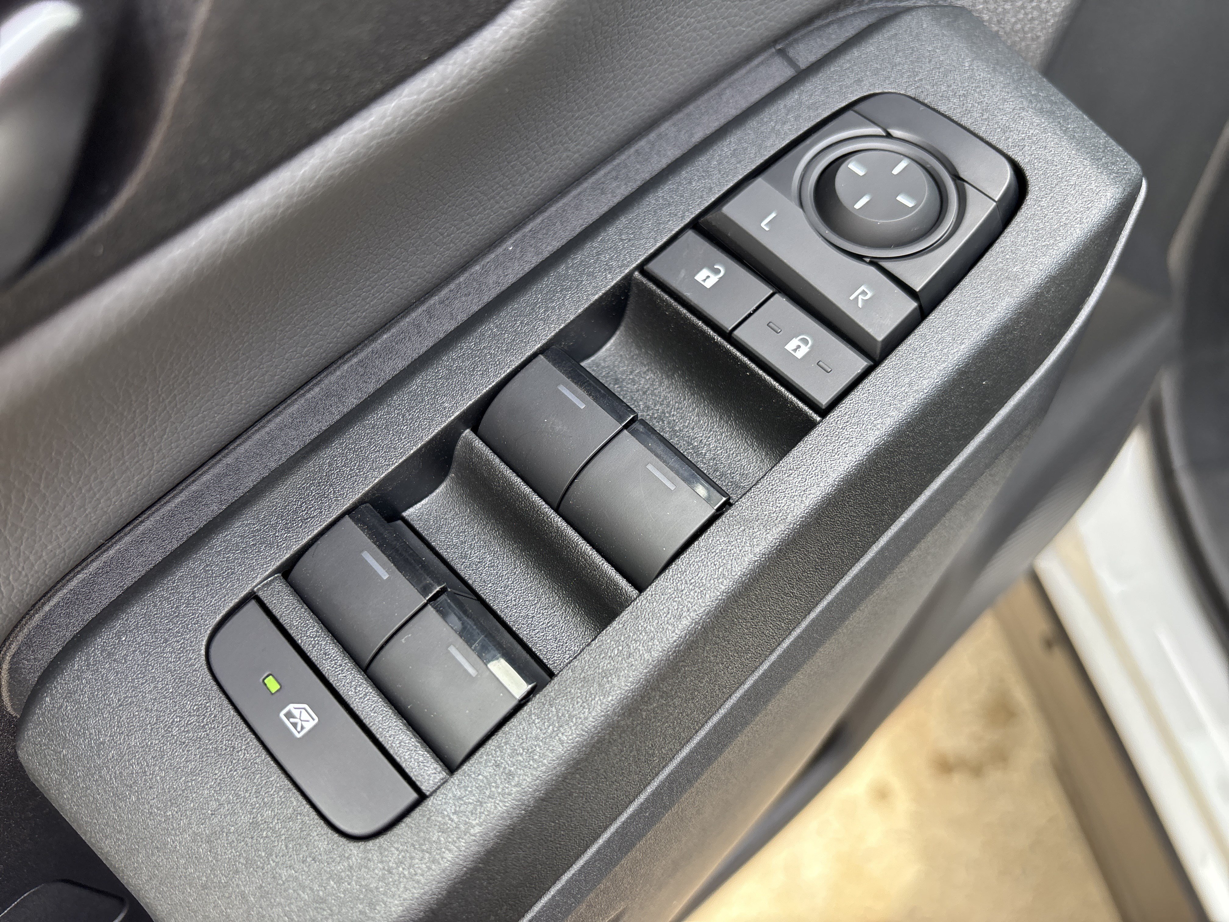 Used 2026 Toyota RAV4 SE AWD/4WD image 13