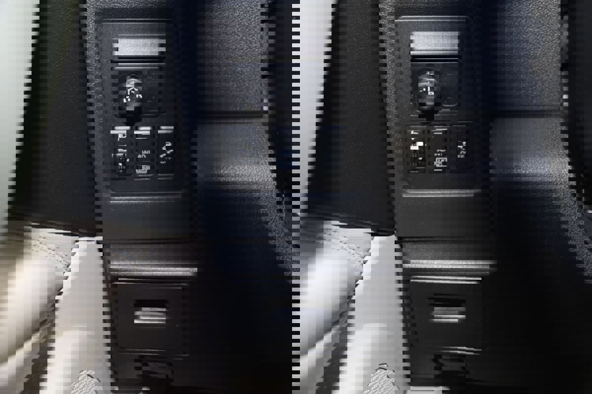 Used 2013 Nissan Rogue SL image 26