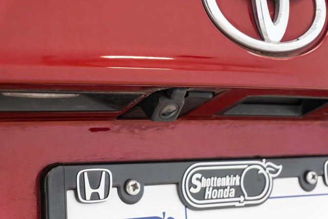 Used 2023 Toyota Highlander LE FWD image 12