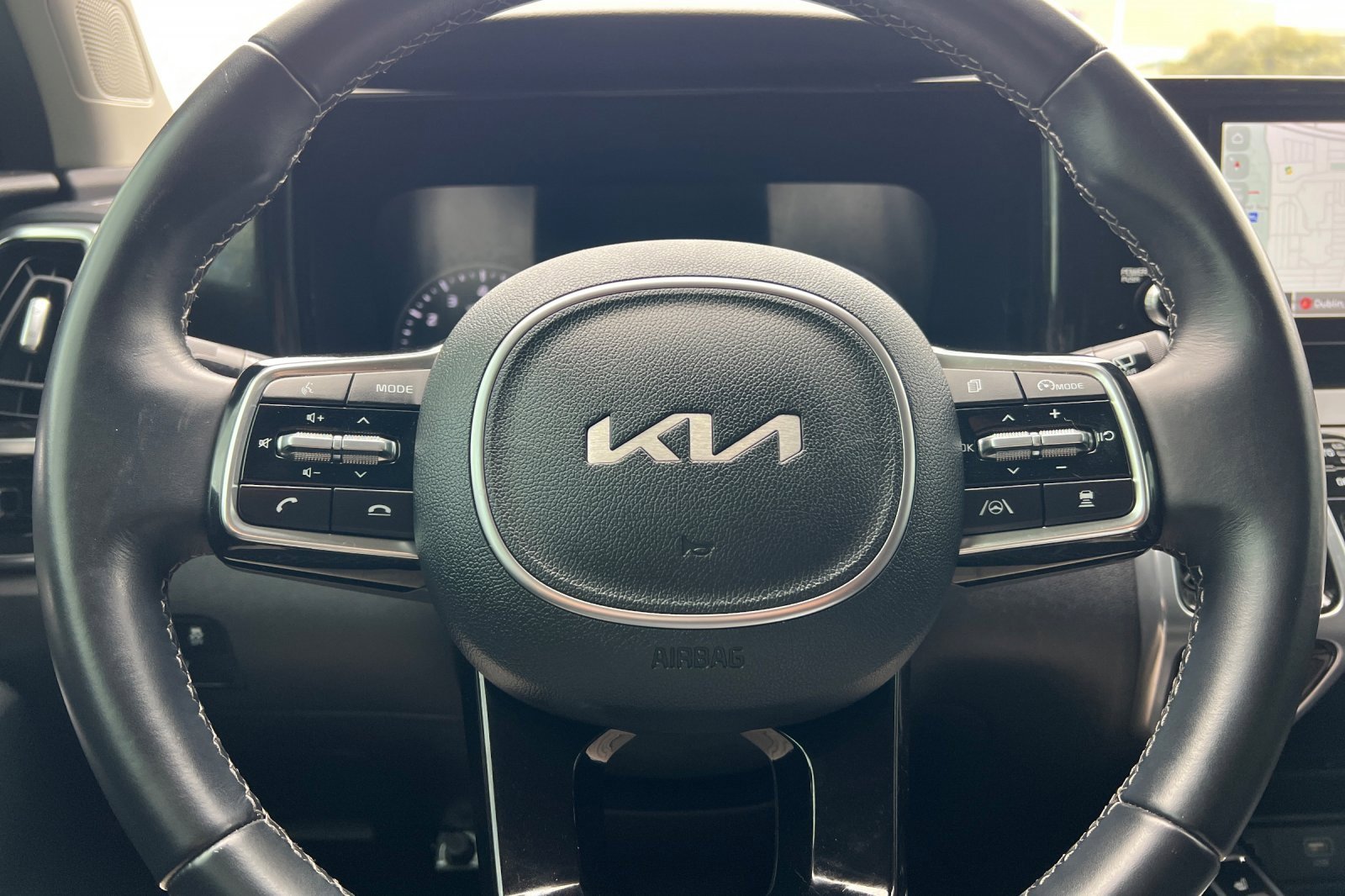 Certified 2022 Kia Sorento SX image 35