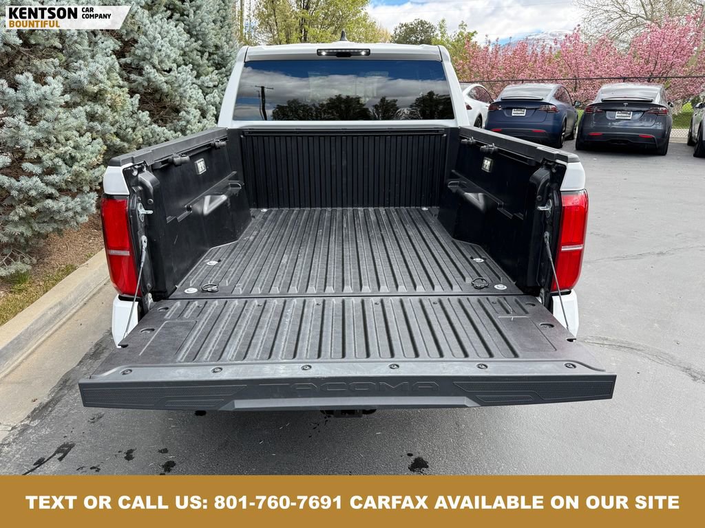 Used 2025 Toyota Tacoma TRD Off-Road image 33