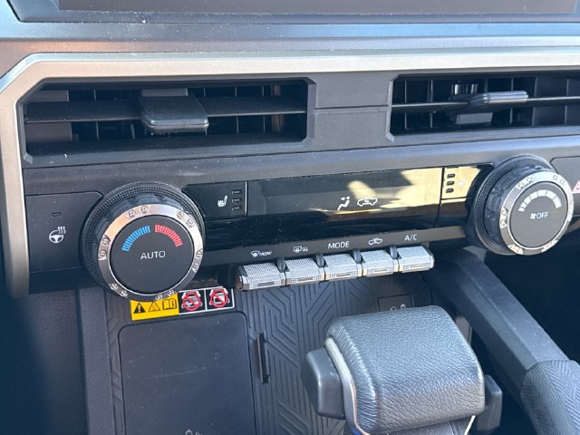 Used 2024 Toyota Tacoma SR5 AWD/4WD image 37
