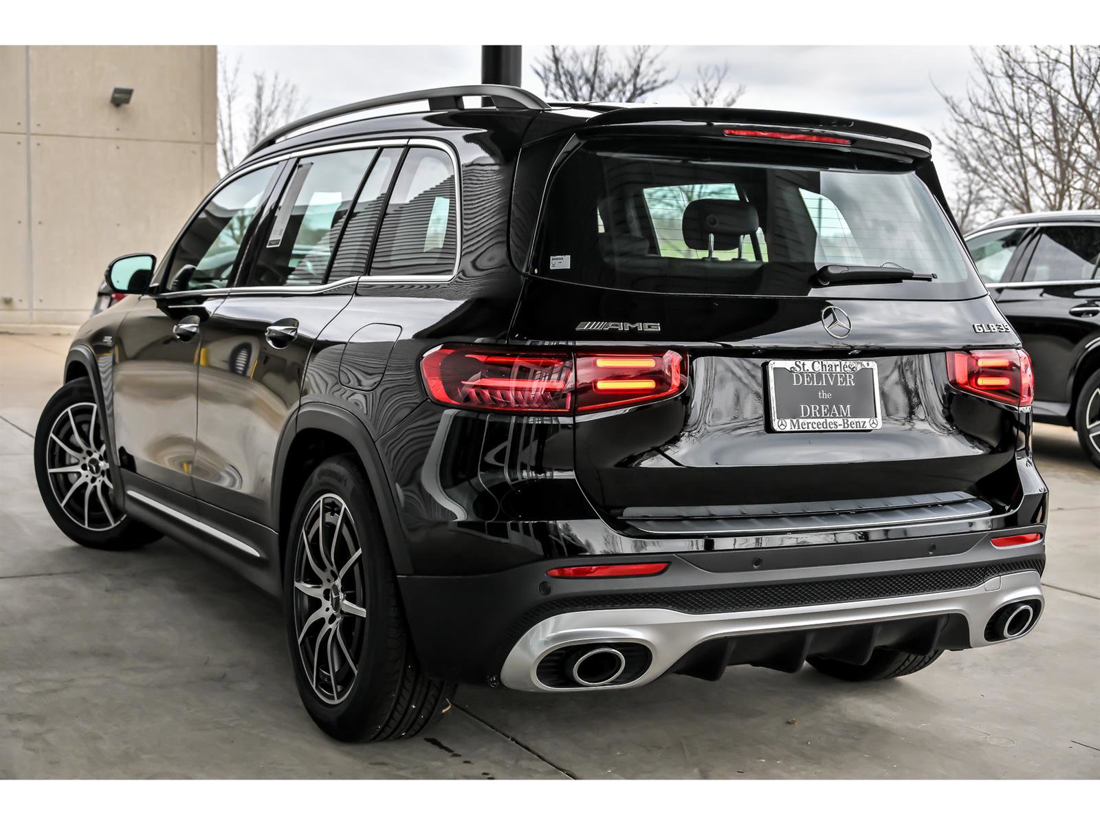 New 2026 Mercedes-Benz GLB 35 AMG 4MATIC image 4