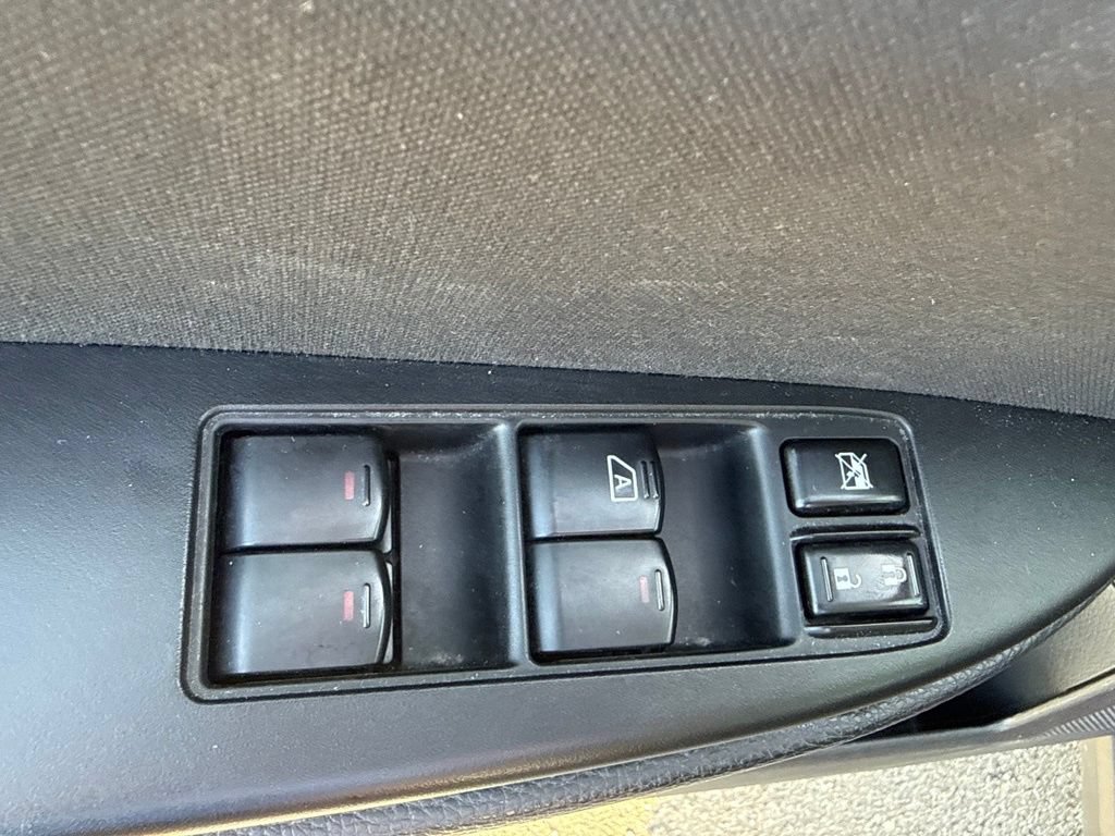 Used 2012 Subaru Outback 2.5i Premium AWD/4WD image 18