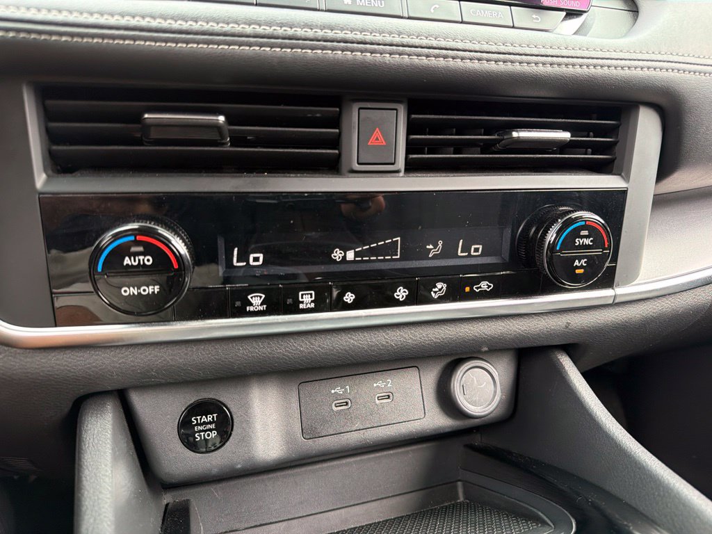 Used 2025 Nissan Rogue SV FWD image 12