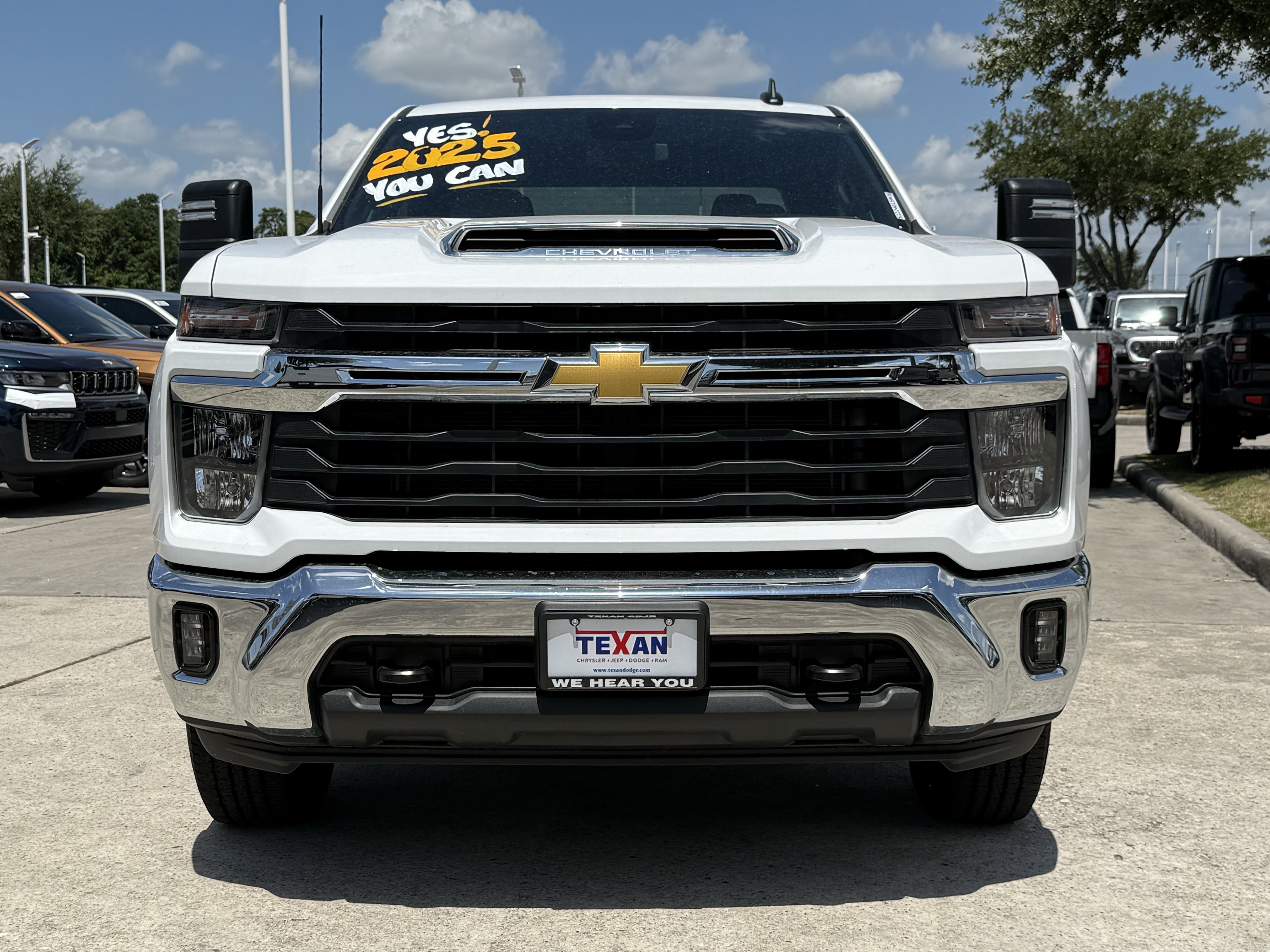 Used 2025 Chevrolet Silverado 2500 LT w/ Convenience Package AWD/4WD image 11