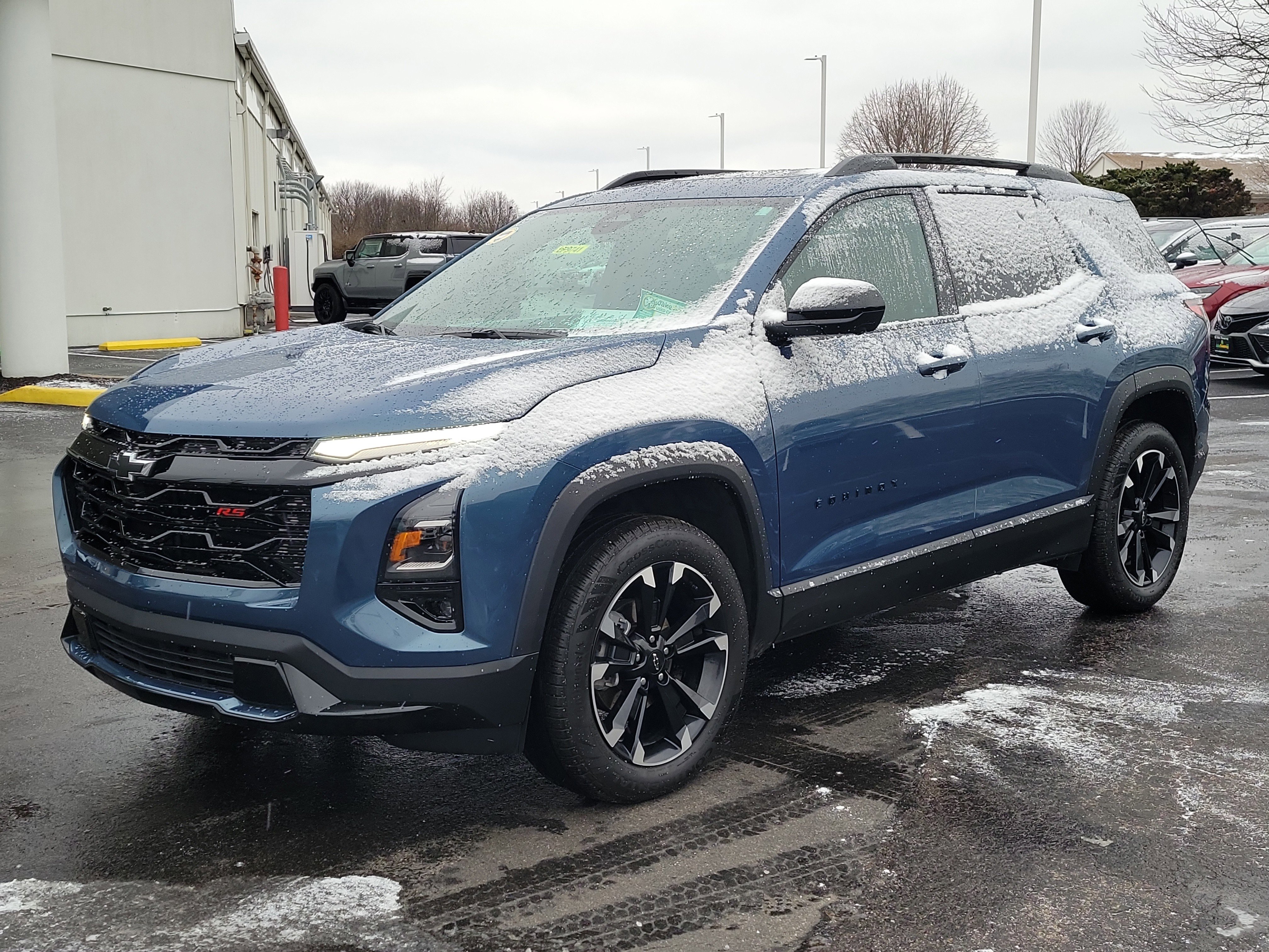 Used 2025 Chevrolet Equinox RS w/ Safety and Technology Package image 2