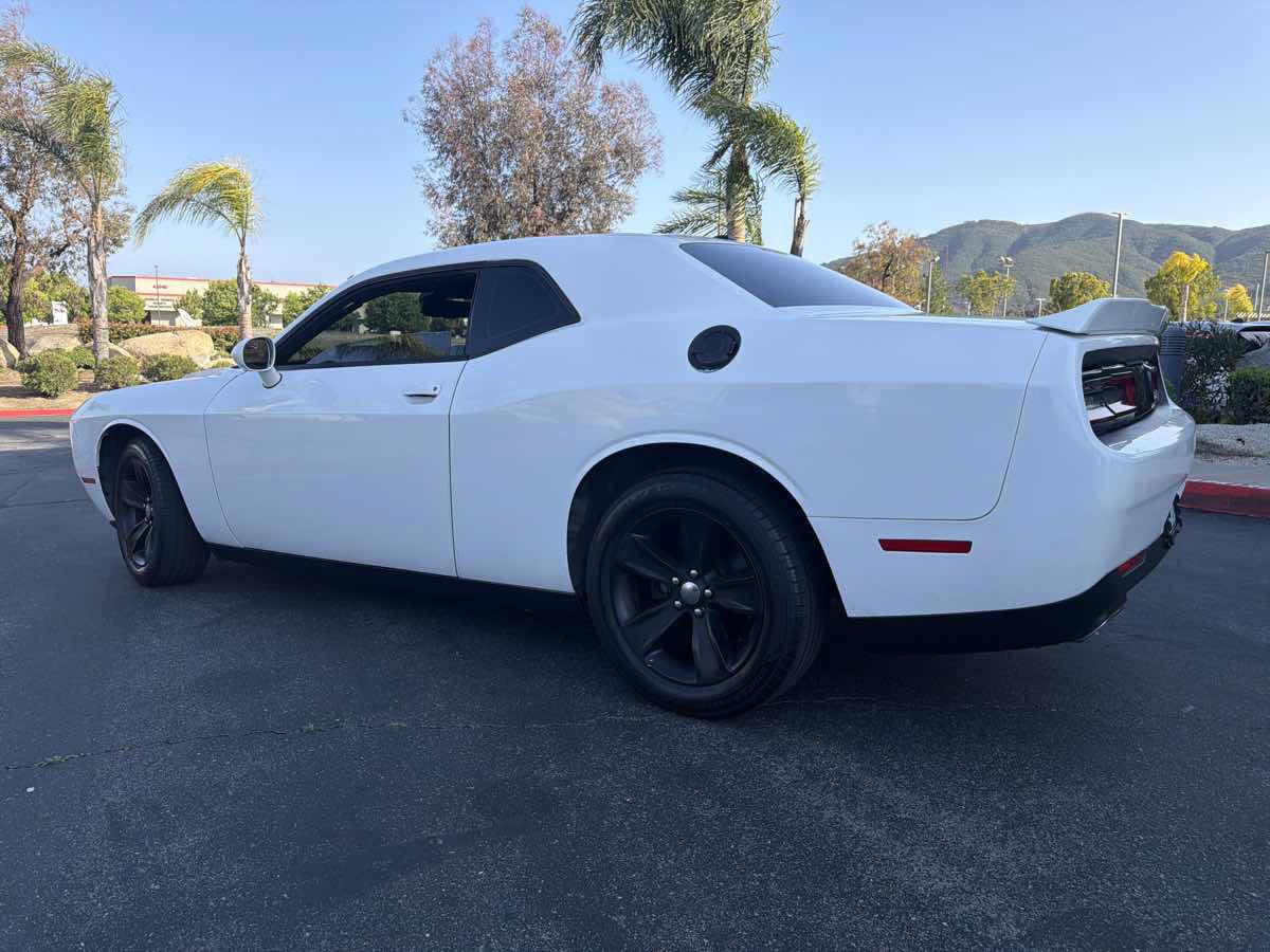Used 2018 Dodge Challenger SXT RWD image 21