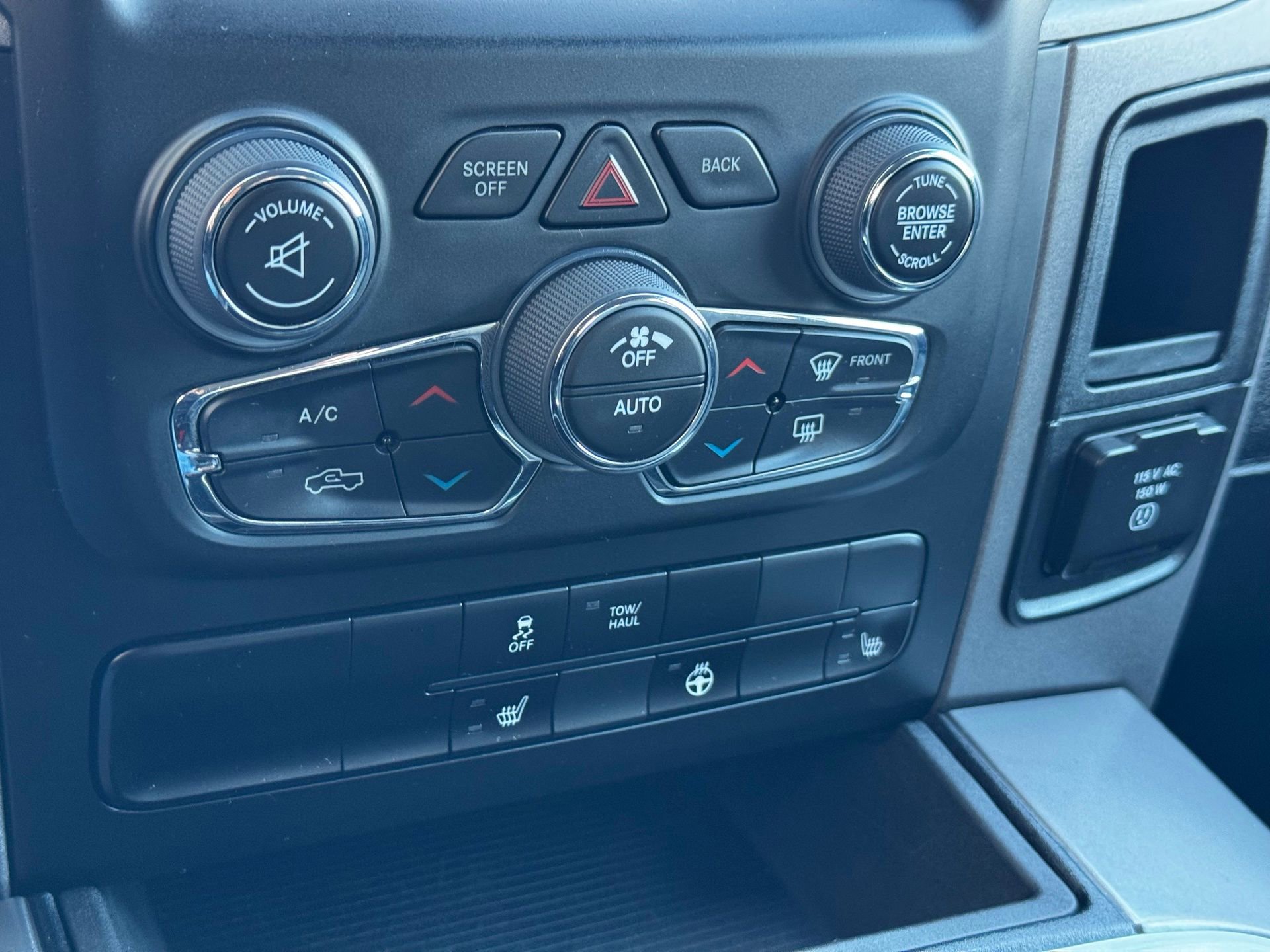 Used 2023 RAM 1500 Express w/ Wheel & Sound Group image 28