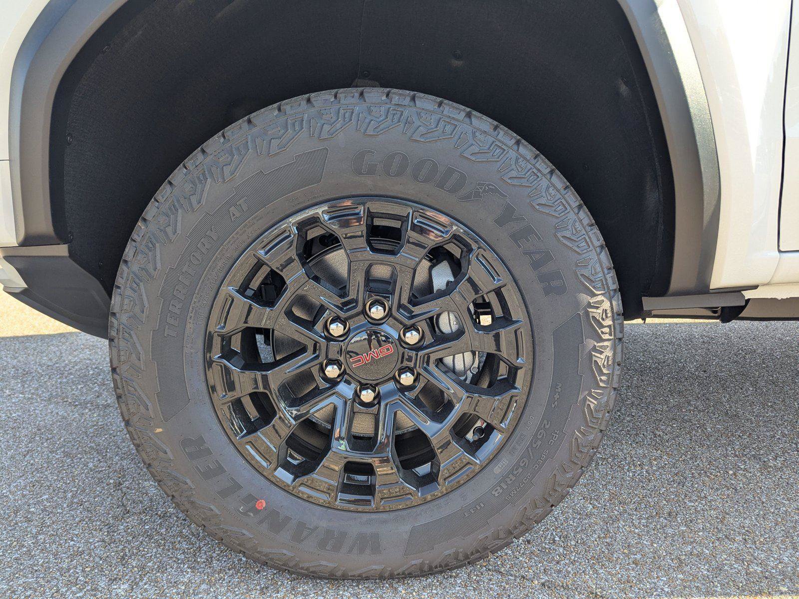 New 2026 GMC Canyon Elevation w/ Convenience Package RWD image 9