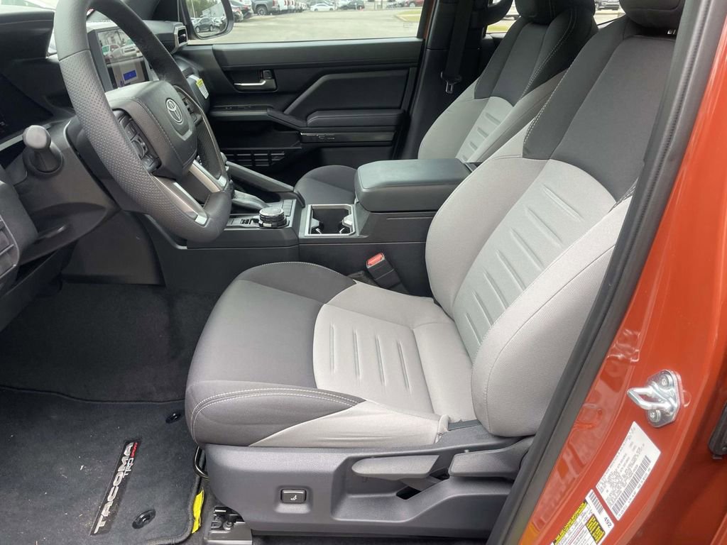 Used 2025 Toyota Tacoma TRD Sport AWD/4WD image 15