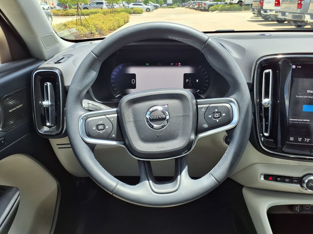 Certified 2023 Volvo XC40 B5 Ultimate w/ Protection Package Premier AWD/4WD image 21