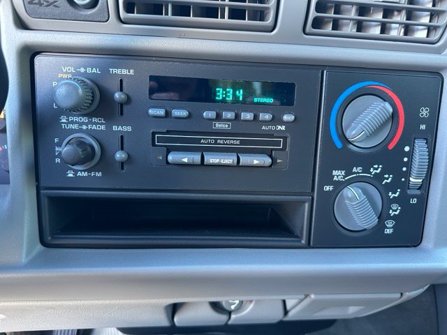 Used 1996 Chevrolet Blazer 4WD 4-Door image 33