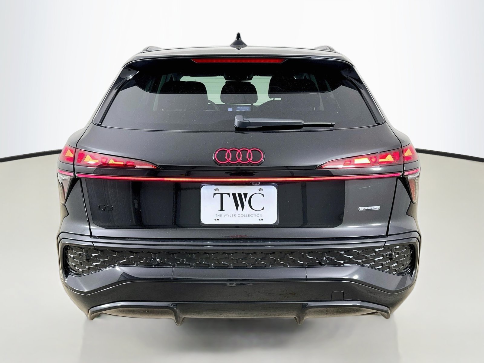 New 2026 Audi Q3 quattro 2.0T AWD/4WD image 6