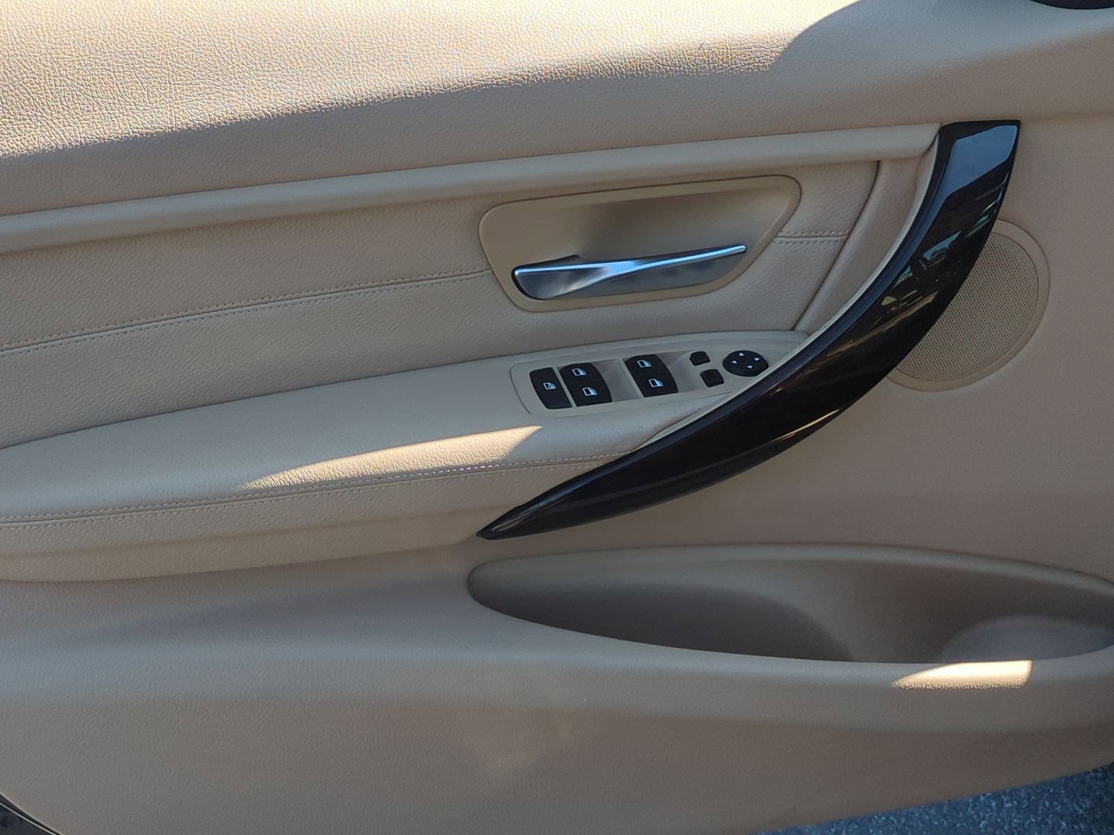 Used 2015 BMW 328i xDrive Sedan AWD/4WD image 14