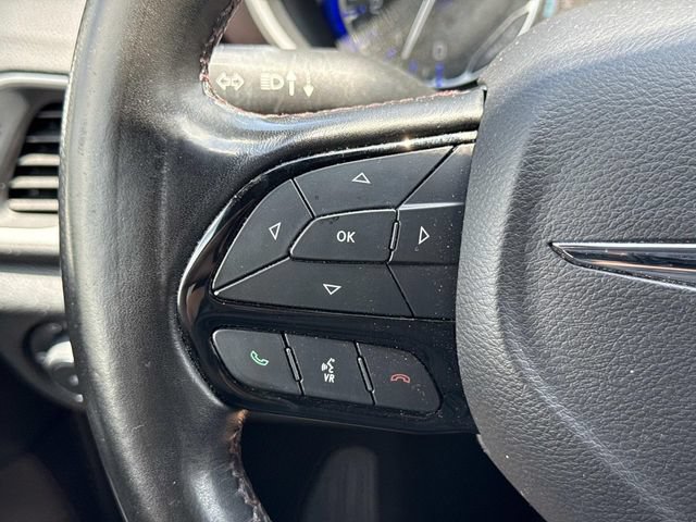 Used 2020 Chrysler Pacifica Touring-L FWD image 25