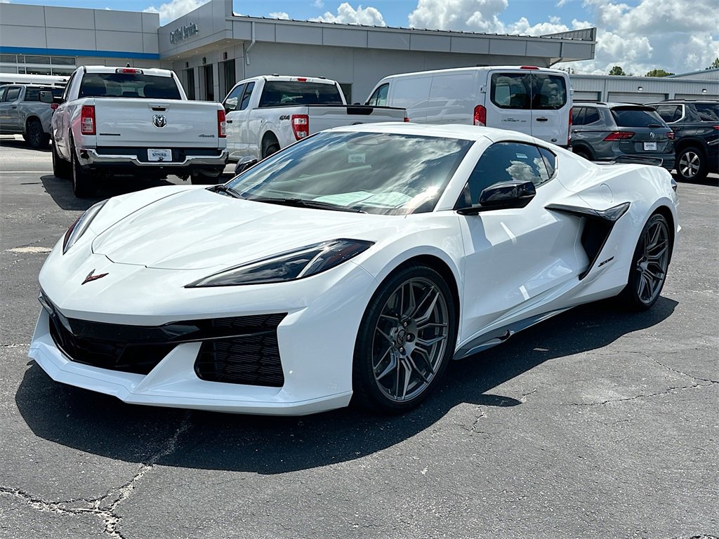 Used 2024 Chevrolet Corvette Z06 image 3