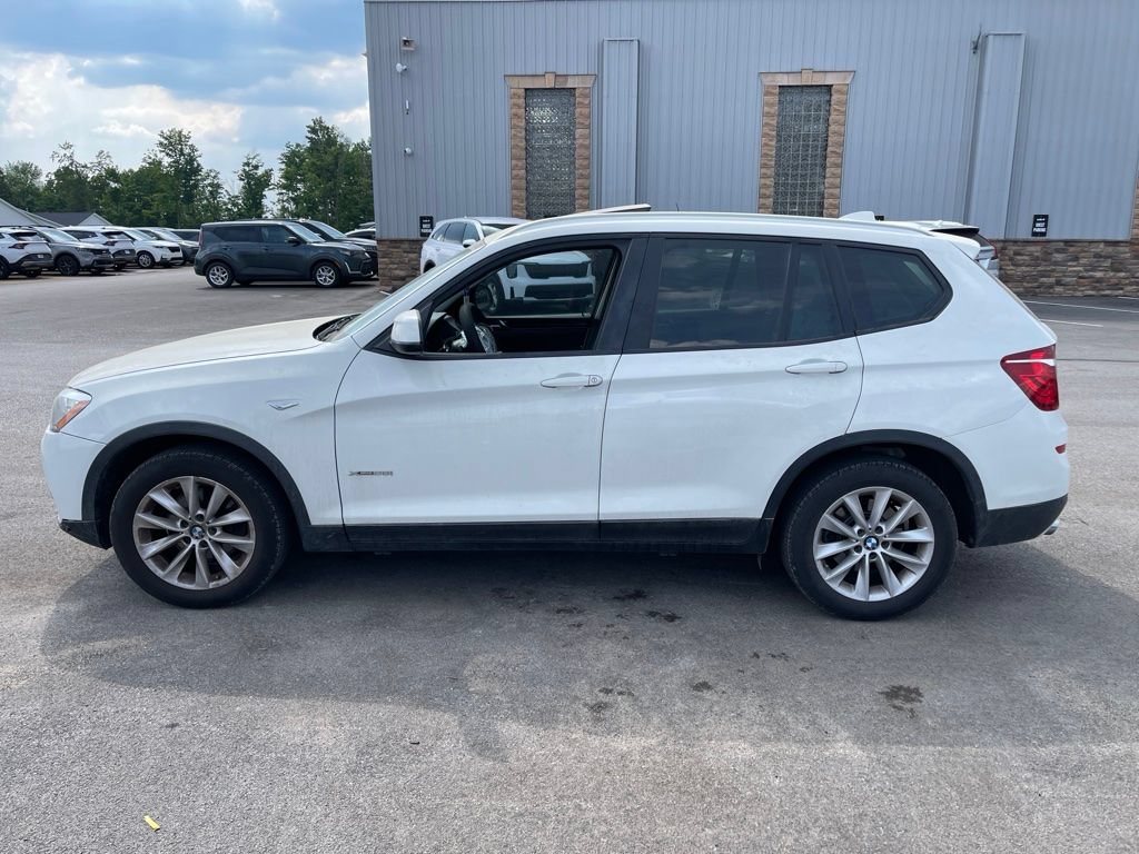 Used 2017 BMW X3 xDrive28i AWD/4WD image 3