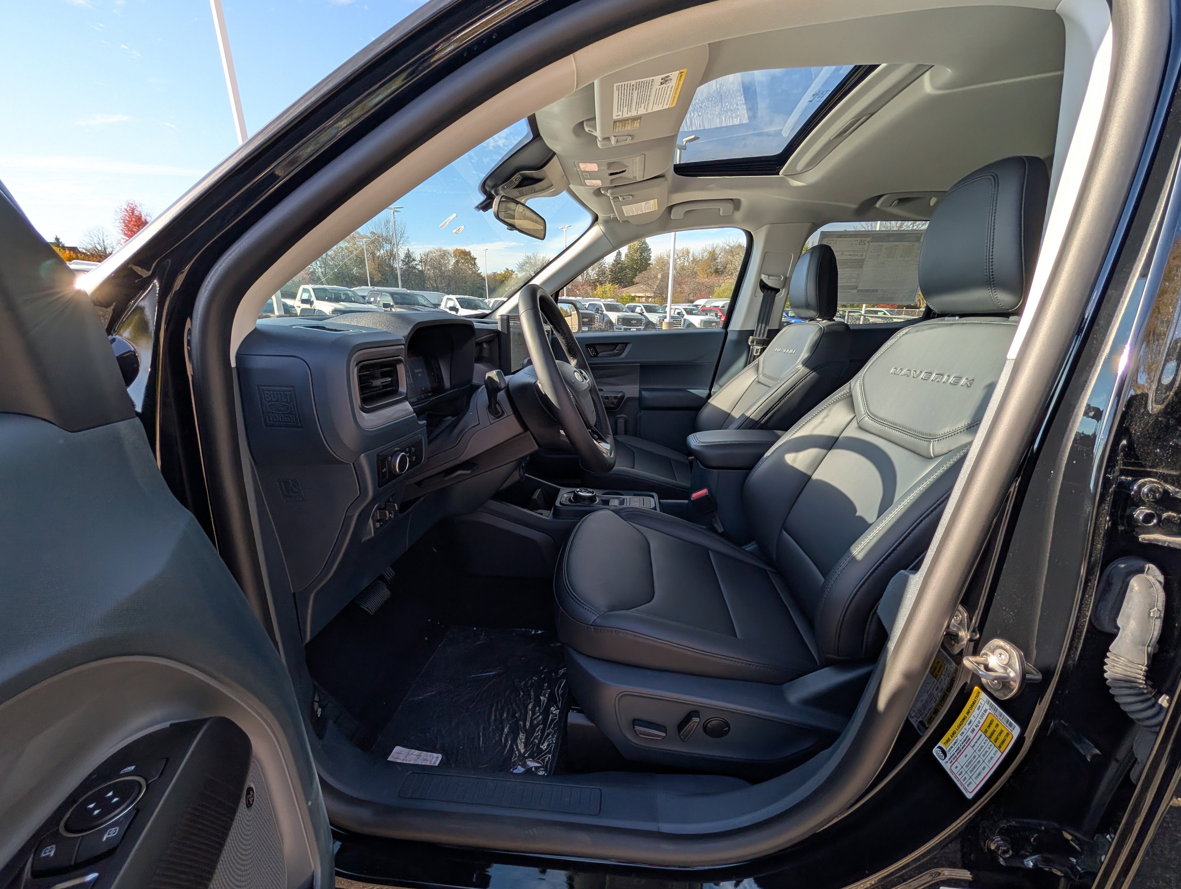 New 2025 Ford Maverick Lariat w/ Black Appearance Package image 5