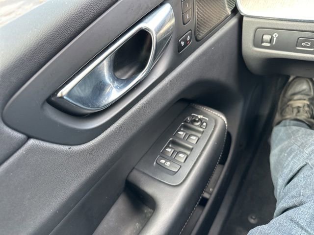 Used 2022 Volvo XC60 B5 Inscription FWD image 43