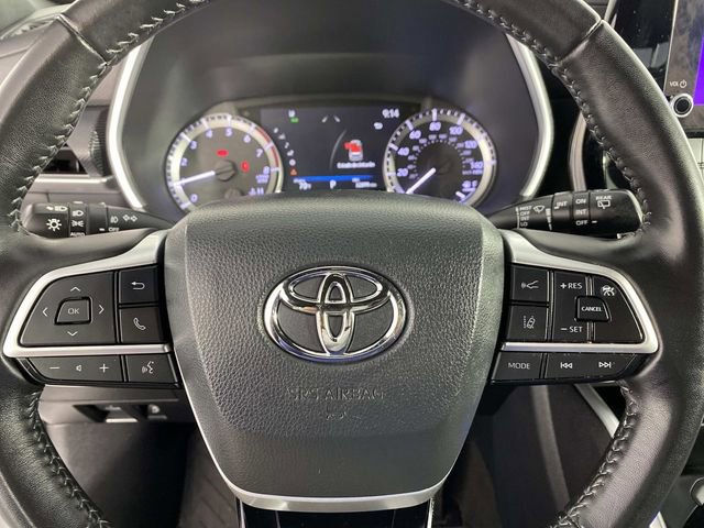 Used 2023 Toyota Highlander XSE AWD/4WD image 16
