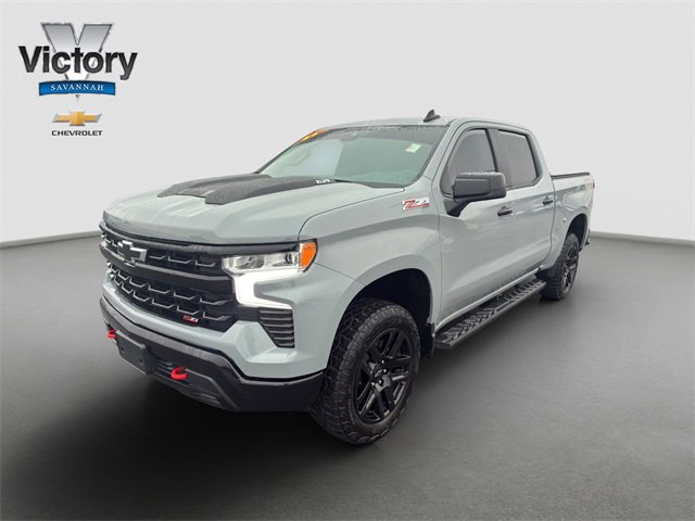 Used 2024 Chevrolet Silverado 1500 LT Trail Boss w/ Convenience Package II image 3