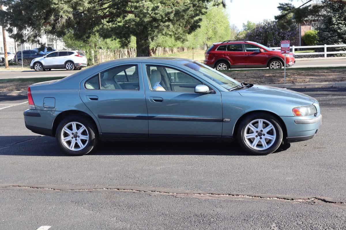 Used 2004 Volvo S60 2.5T AWD/4WD image 3