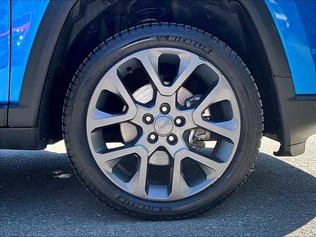 Used 2021 Jeep Compass Latitude w/ Sun and Sound Group AWD/4WD image 9