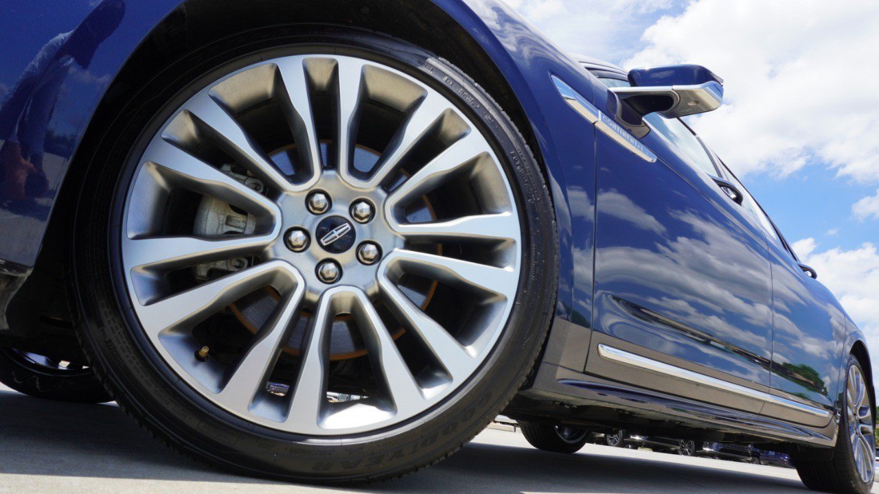 Used 2017 Lincoln Continental Select FWD image 11