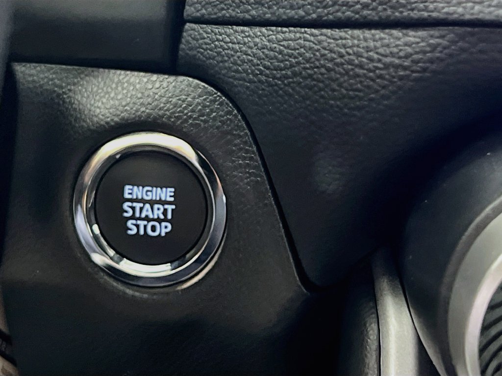 Used 2025 Toyota RAV4 XLE FWD image 20
