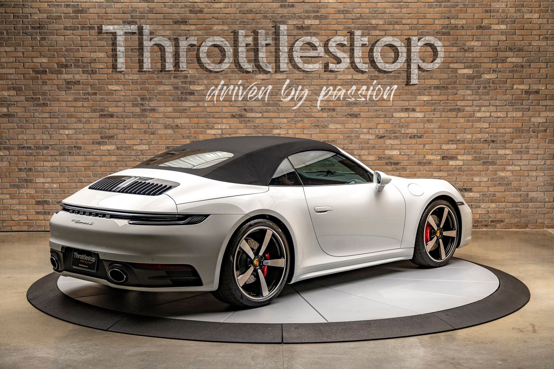 Used 2024 Porsche 911 Cabriolet image 7