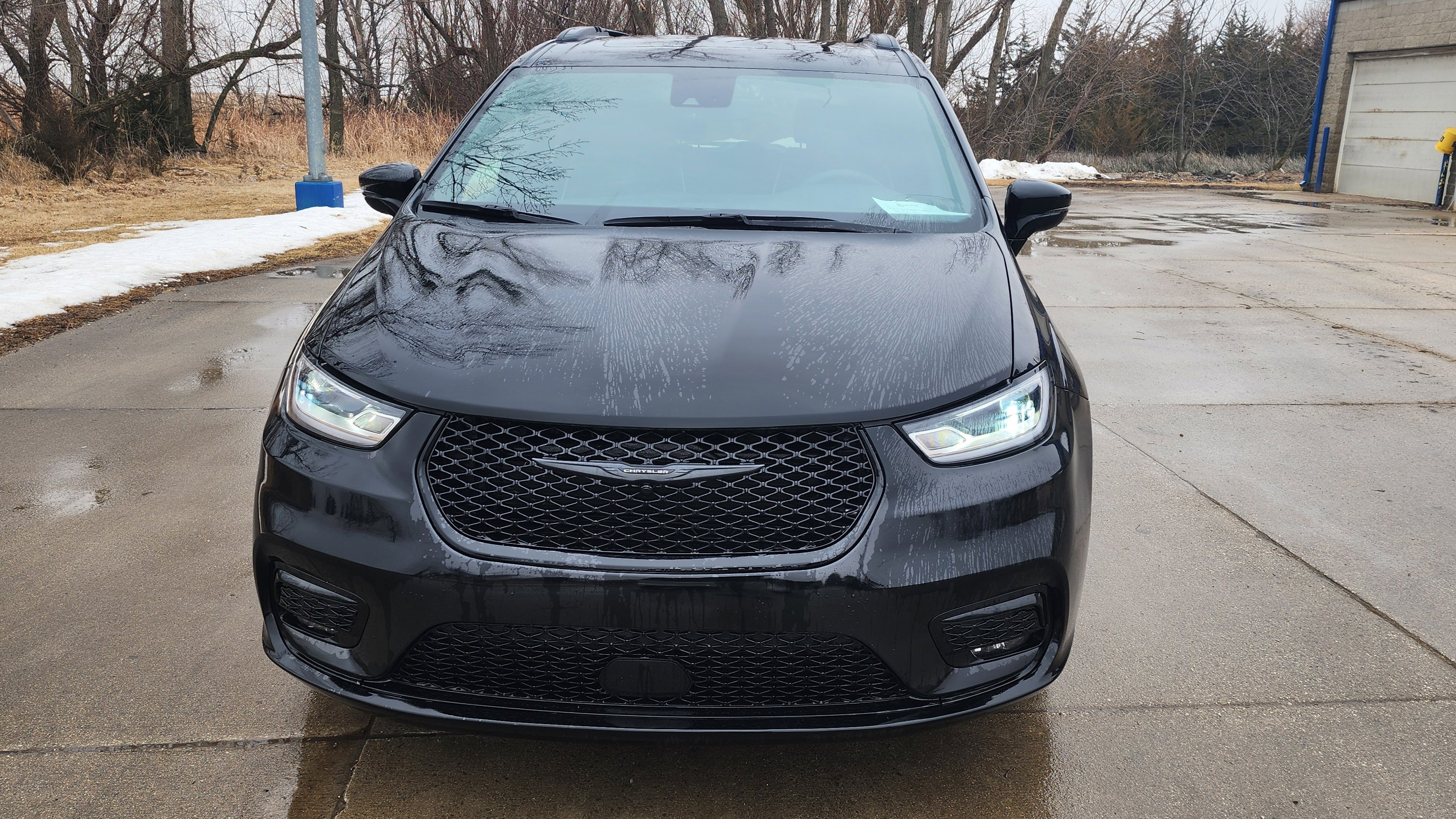 Used 2026 Chrysler Pacifica Limited w/ S Appearance Package image 2