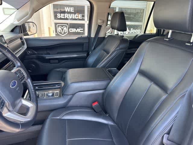 Used 2023 Ford Expedition Max XLT AWD/4WD image 3