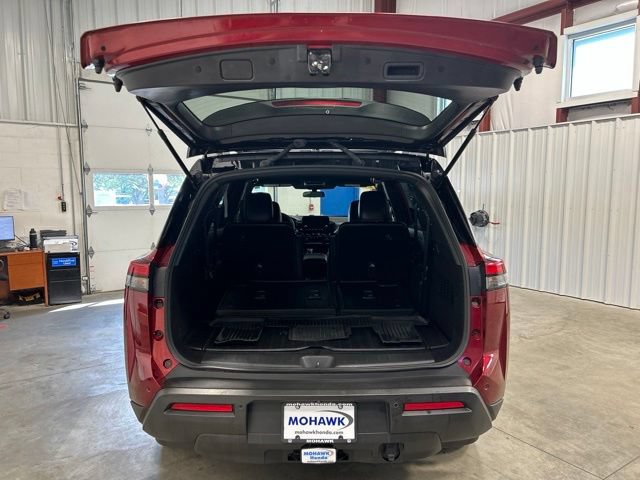 Used 2024 Nissan Pathfinder Rock Creek AWD/4WD image 20