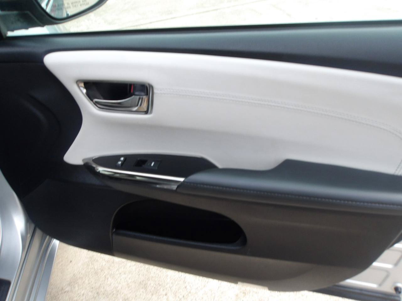 Used 2016 Toyota Avalon XLE FWD image 9